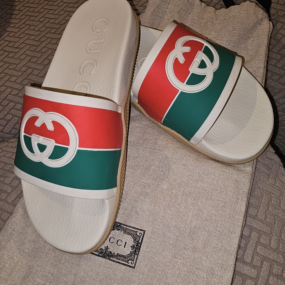 Gucci Red and Green Sandals
